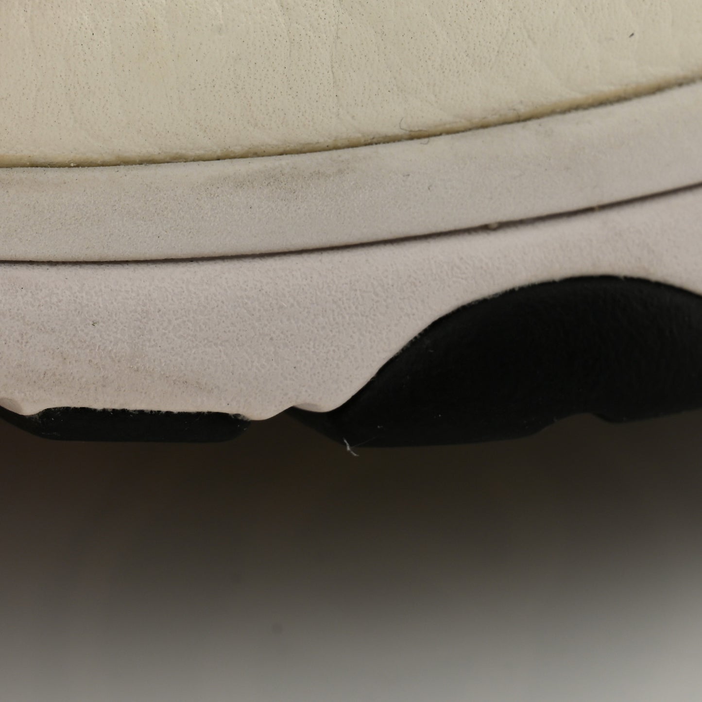 Mesh Suede Calfskin Grained Calfskin Womens CC Sneakers 39.5 White Black