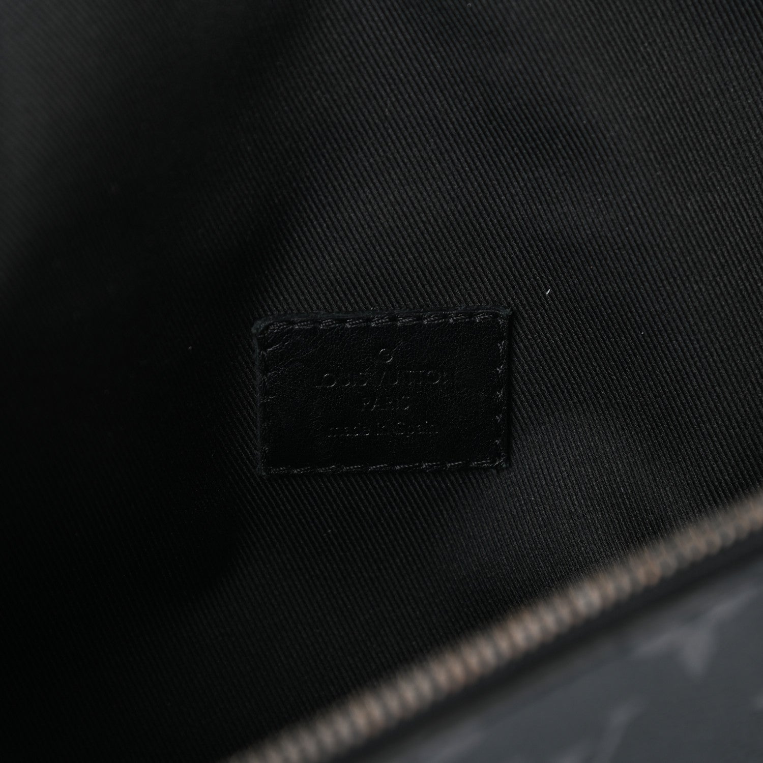 Louis Vuitton Monogram Eclipse Discovery Bumbag 6 of 11