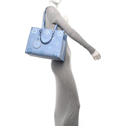 Louis Vuitton Empreinte Monogram Giant By The Pool Onthego MM Summer Blue 2 of 11