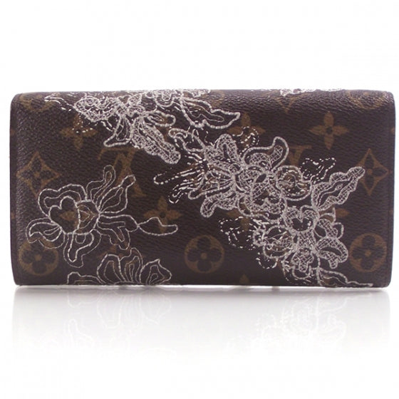 Monogram Dentelle Sarah Wallet Silver