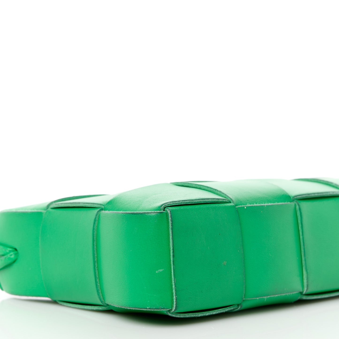 Calfskin Maxi Intrecciato Cassette Pouch On Strap Parakeet