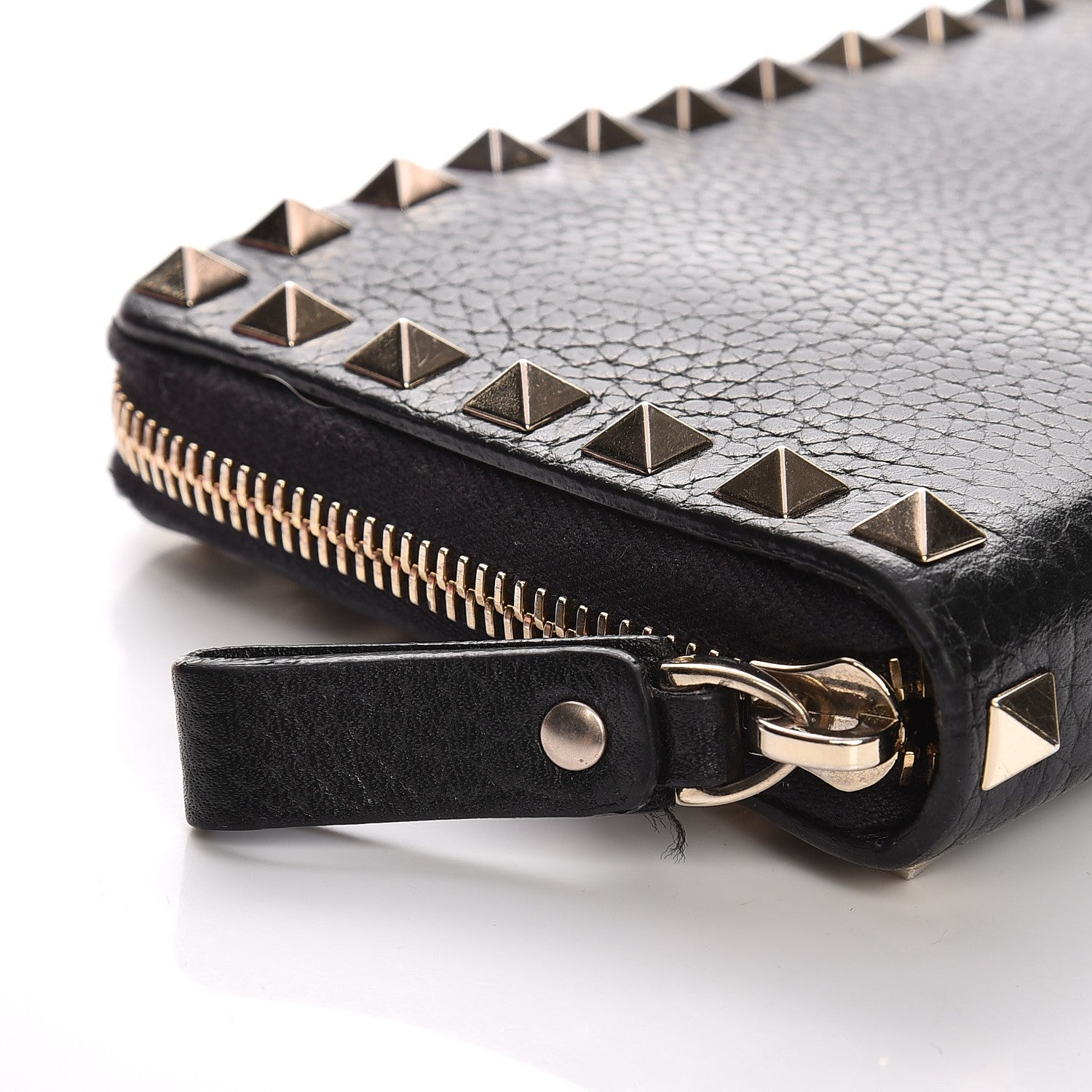 Valentino Garavani Pebbled Calfskin Rockstud Zip Around Wallet Black 9 of 9