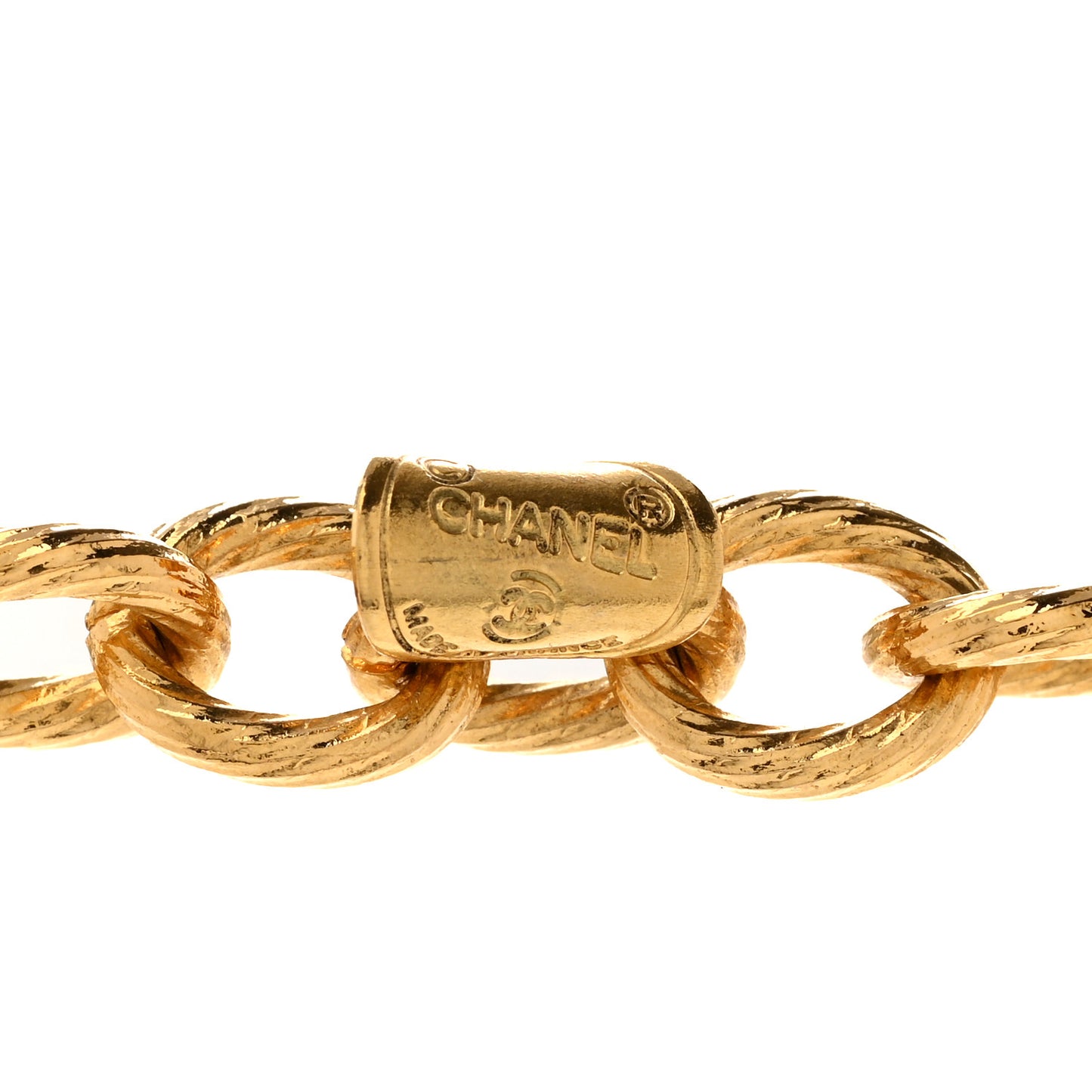 Metal CC Charm Short Necklace Gold