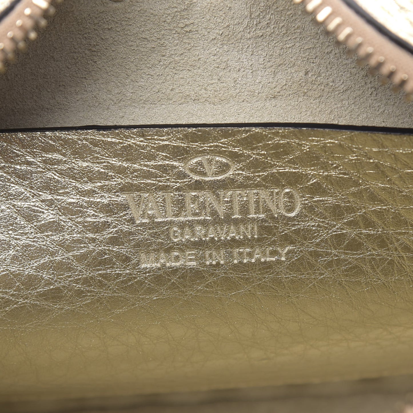 Metallic Pebbled Calfskin Rockstud Camera Crossbody Bag Platino