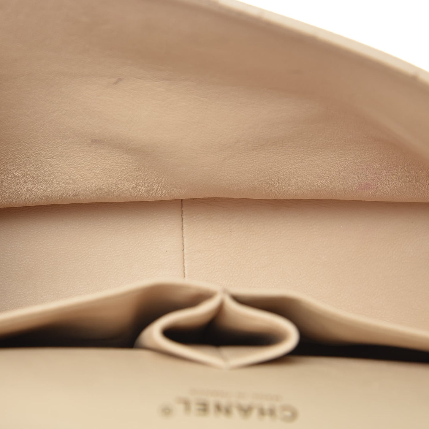 Caviar Quilted Jumbo Double Flap Beige Clair