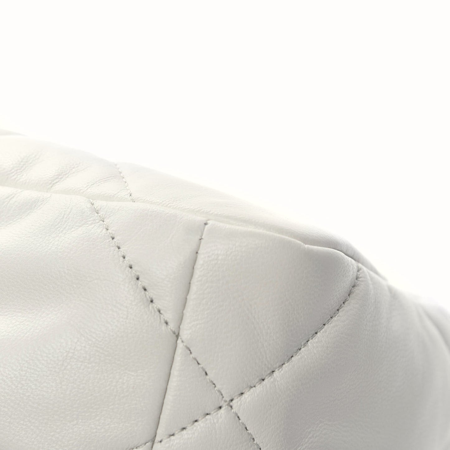 Goatskin Quilted Medium 19 Flap White