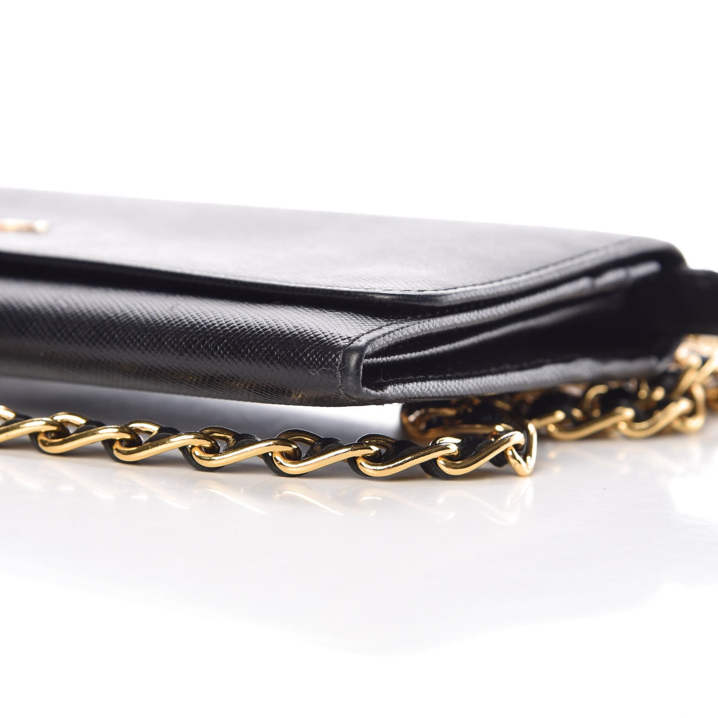 Saffiano Metal Oro Chain Wallet Black