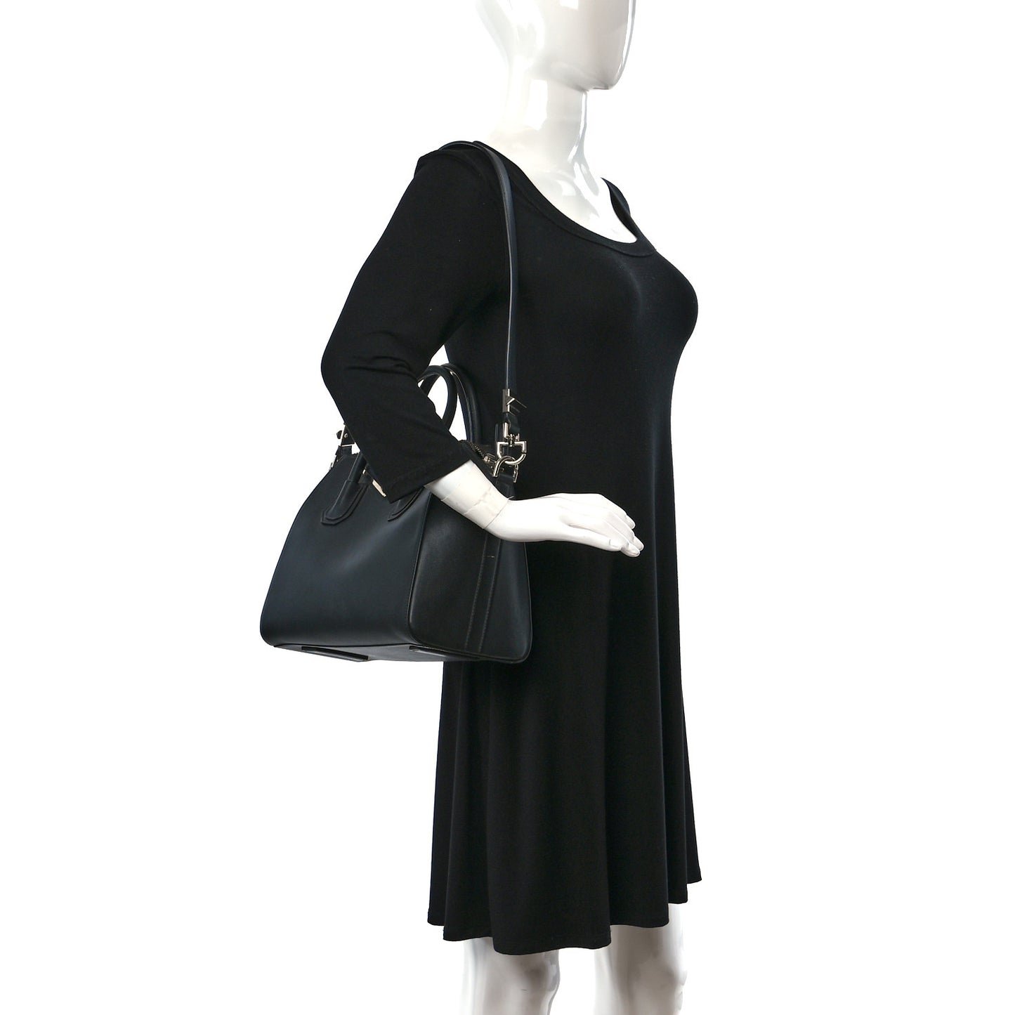 Calfskin Small Metal Antigona Black