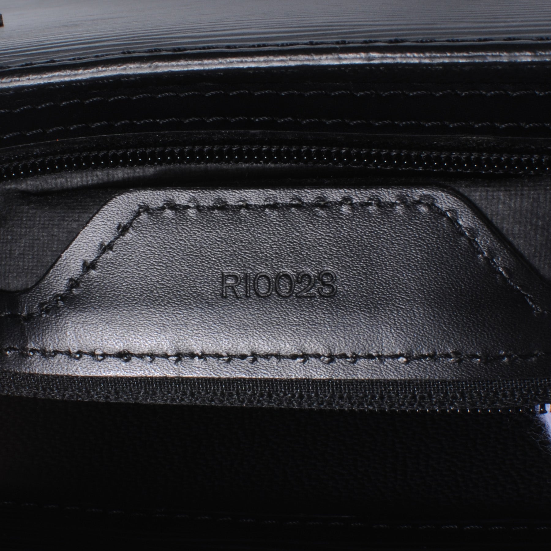 Louis Vuitton Epi Sac Plat Black 6 of 7