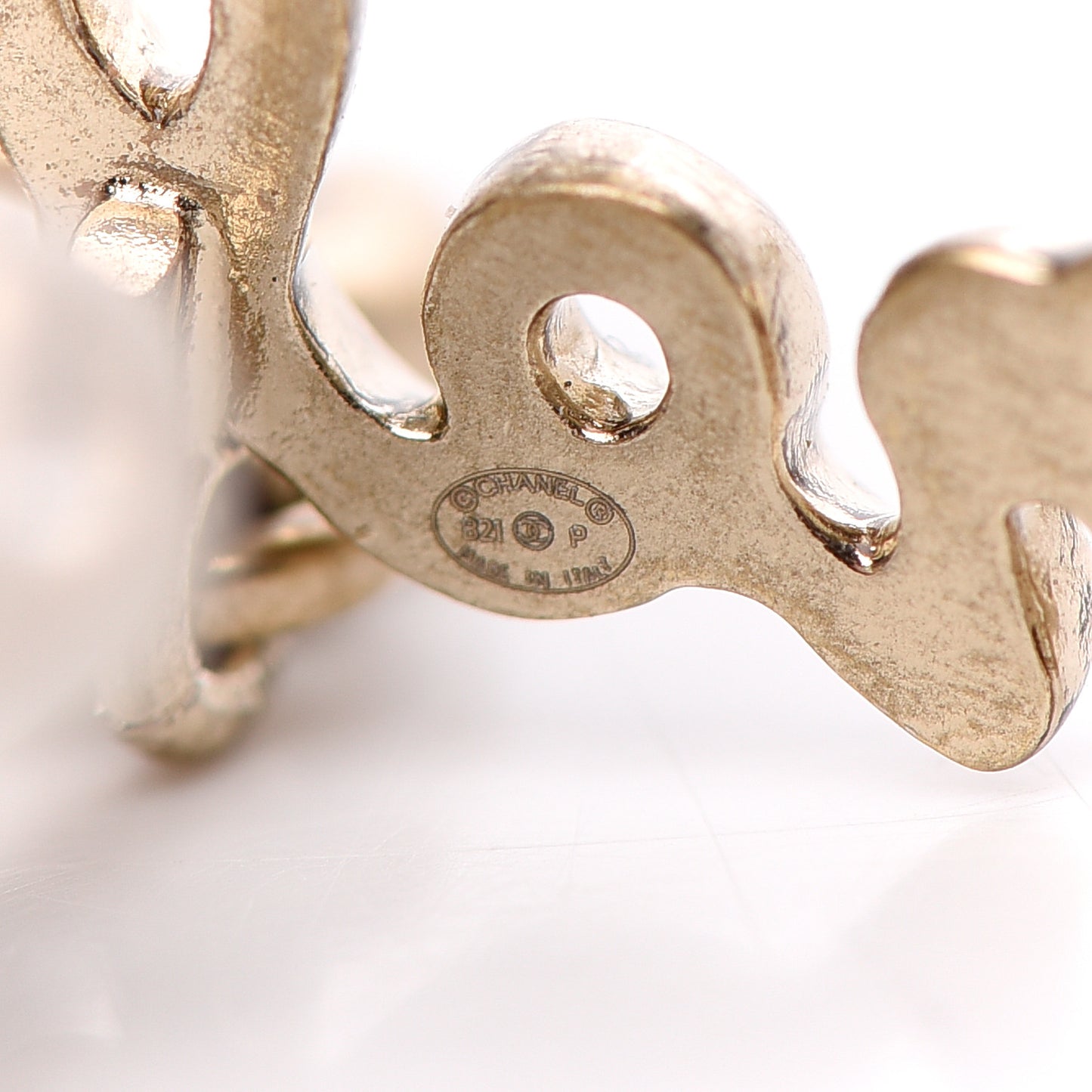Metal Logo CC Turnlock Clip On Earrings Gold