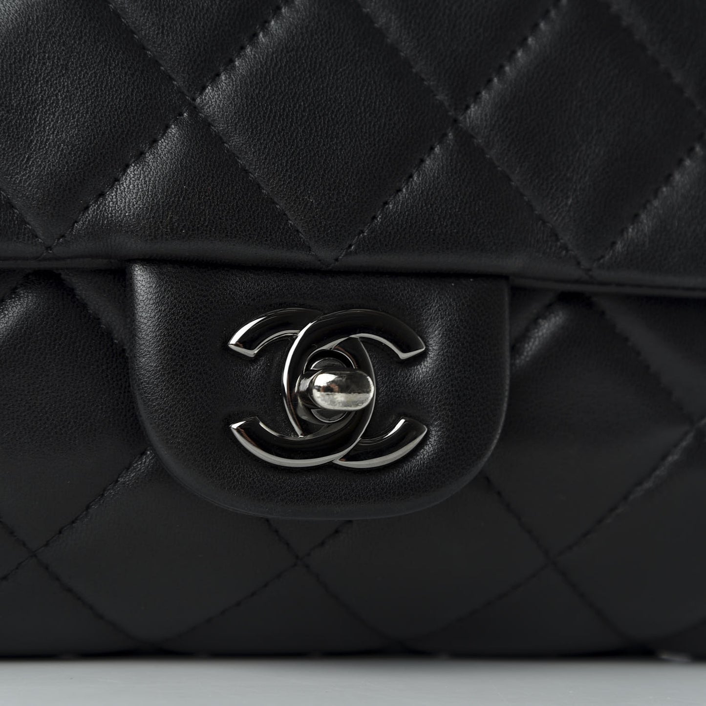 Lambskin Quilted Clutch With Chain Flap Black