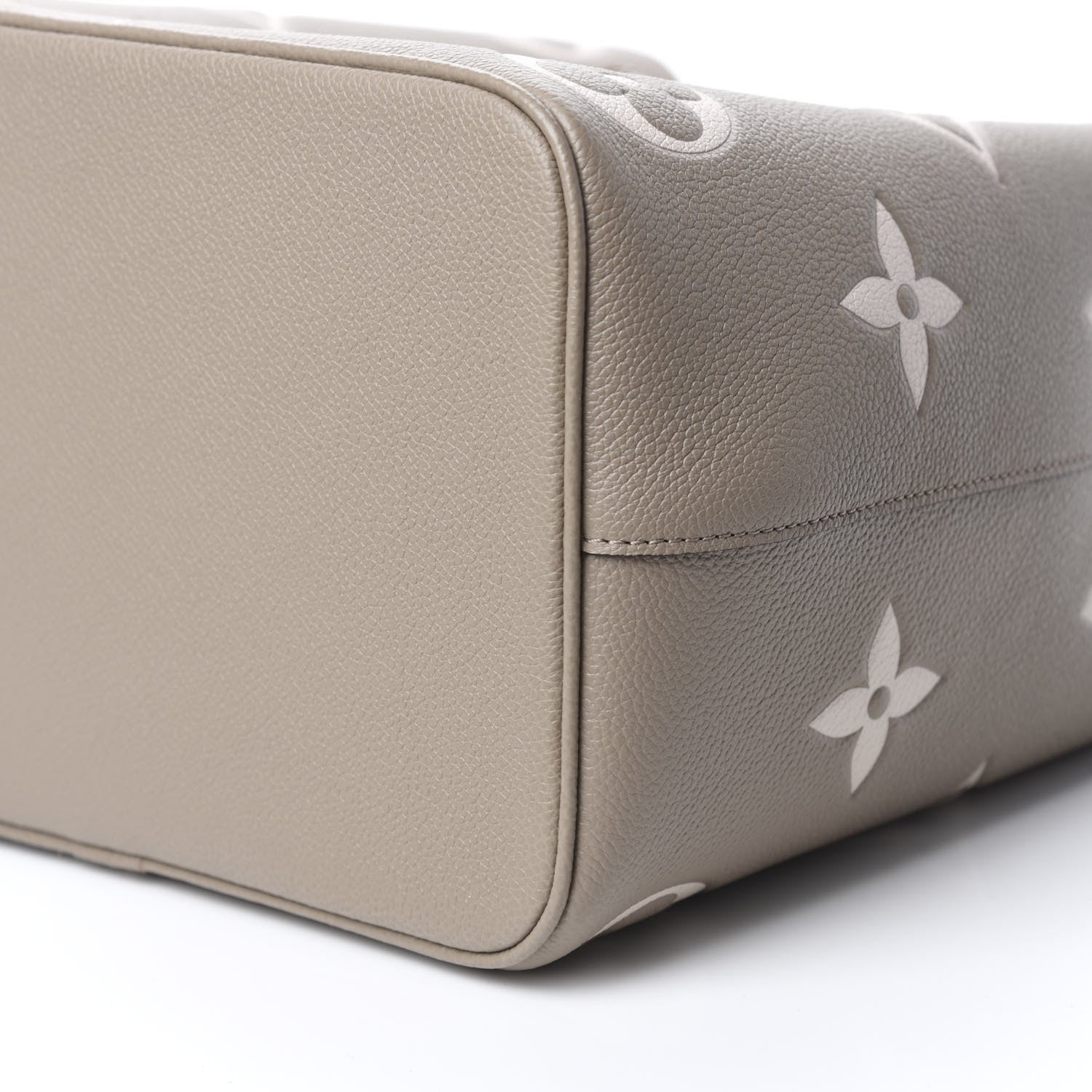 Louis Vuitton Empreinte Monogram Giant Neonoe MM Tourterelle Creme 9 of 12