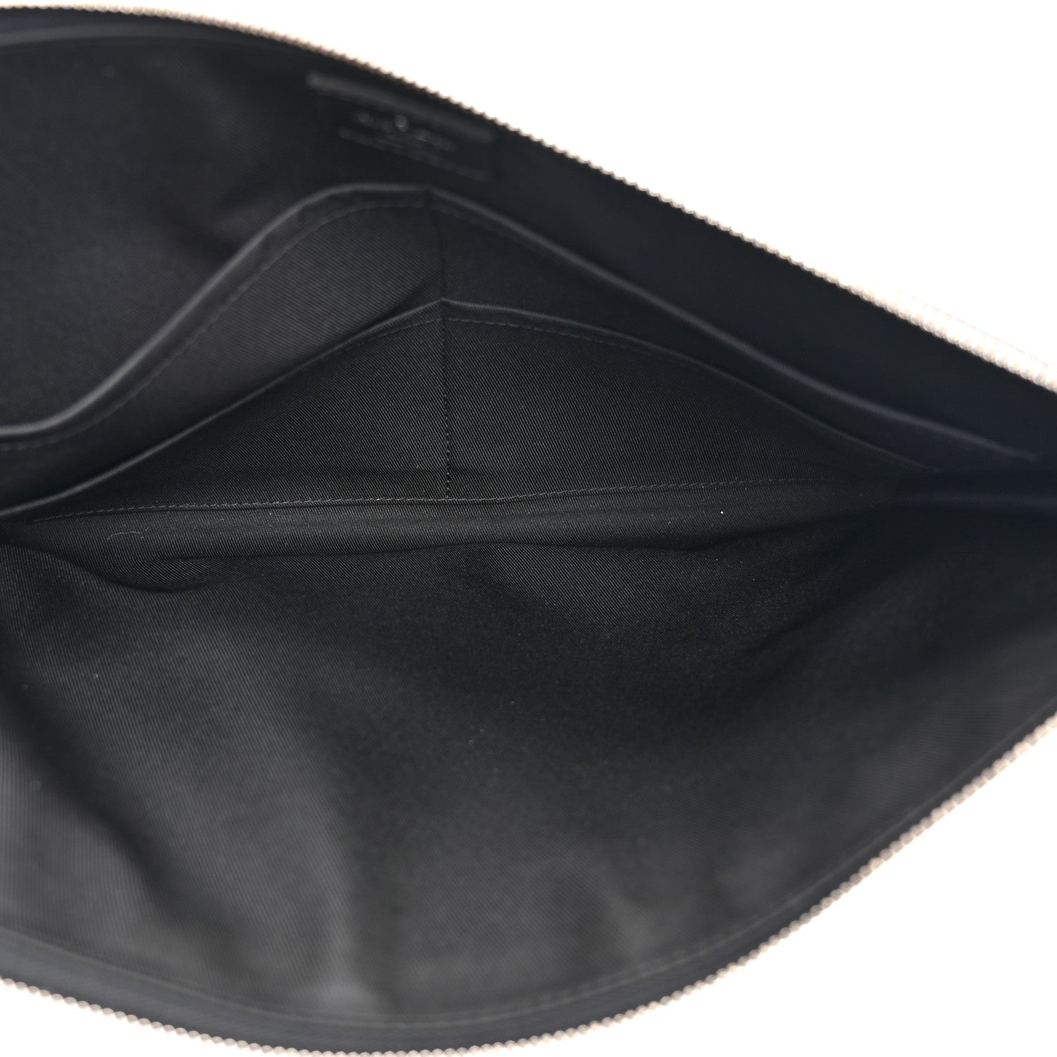Louis Vuitton Taiga Pochette 24 Heures Black 5 of 9