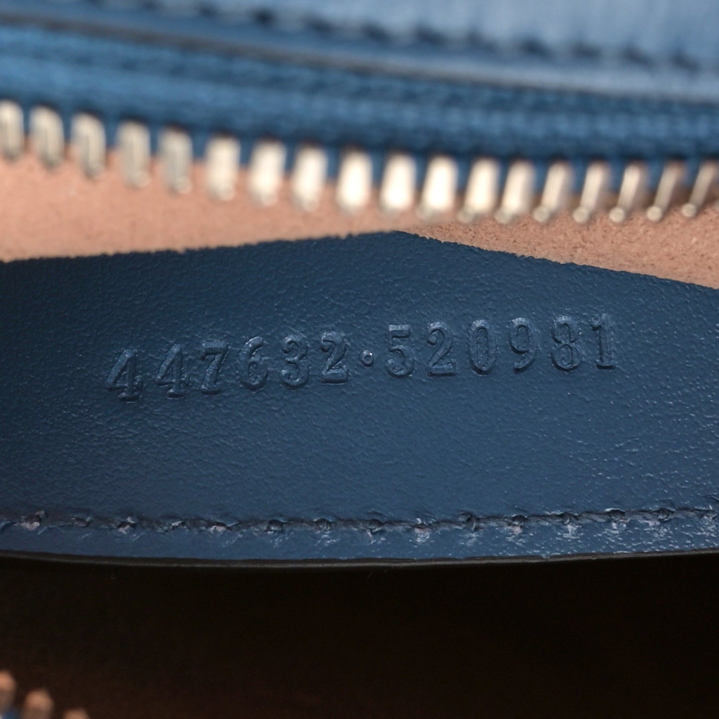 Calfskin Matelasse Aria Small GG Marmont Chain Shoulder Bag Clear Blue