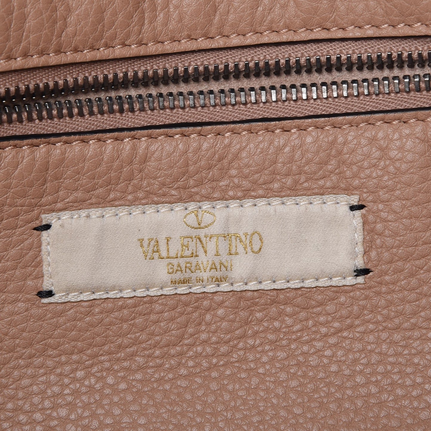 Grained Calfskin Onyx Medium Rockstud Rolling Tote Soft Noisette