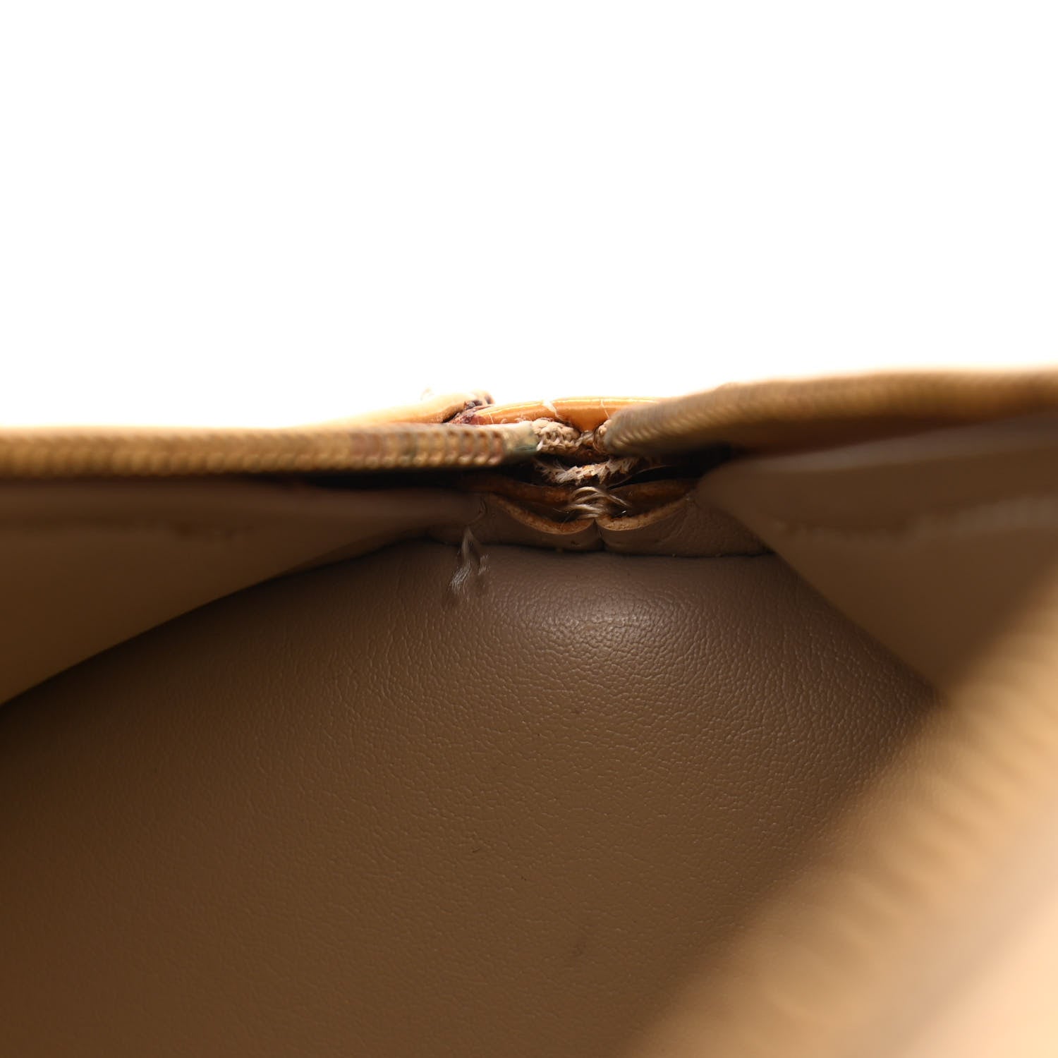 Louis Vuitton Vernis Bedford Beige 14 of 17