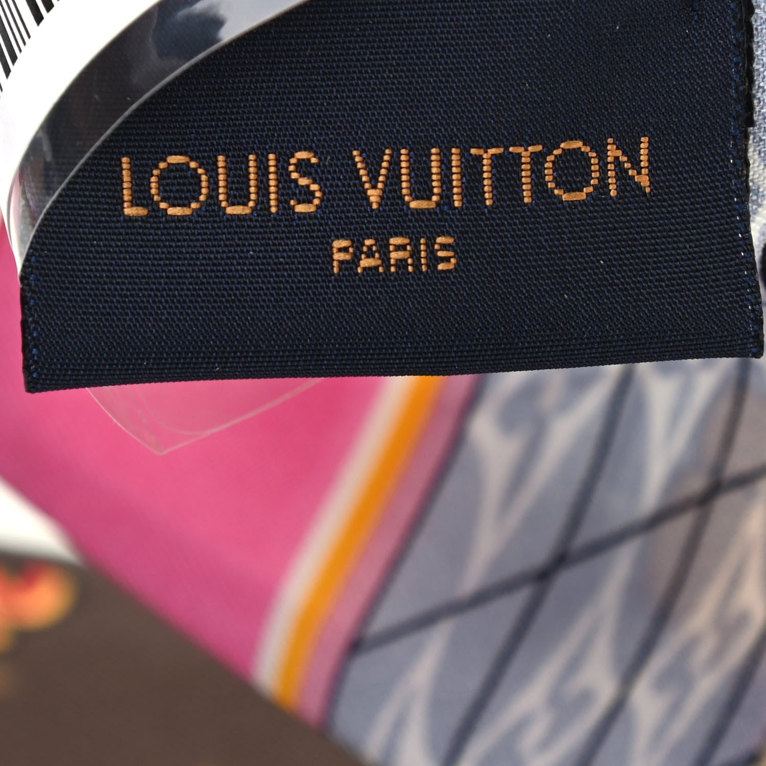 Louis Vuitton Silk Monogram 2021 London Christmas Animation Bandeau Marron 3 of 5