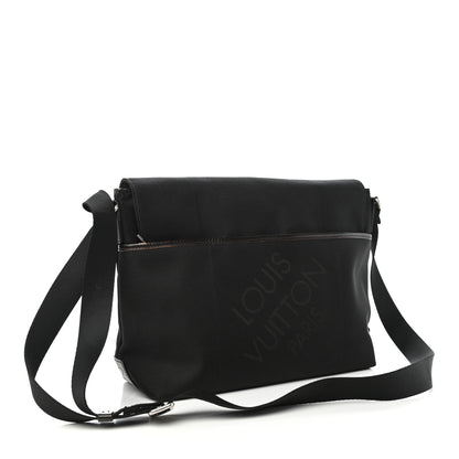 Louis Vuitton Damier Geant Loup Messenger Bag Black 3 of 9