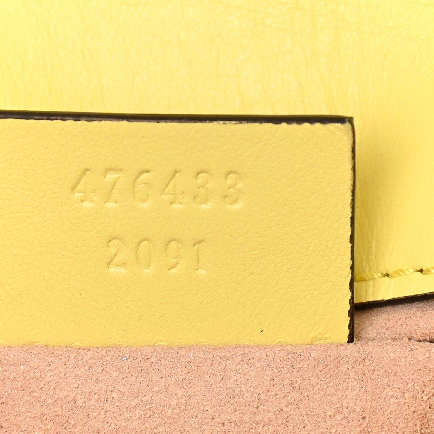 Calfskin Matelasse Super Mini GG Marmont Shoulder Bag Banana