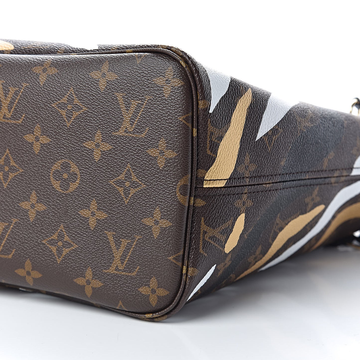 X LOL Monogram Neverfull MM Gold Silver