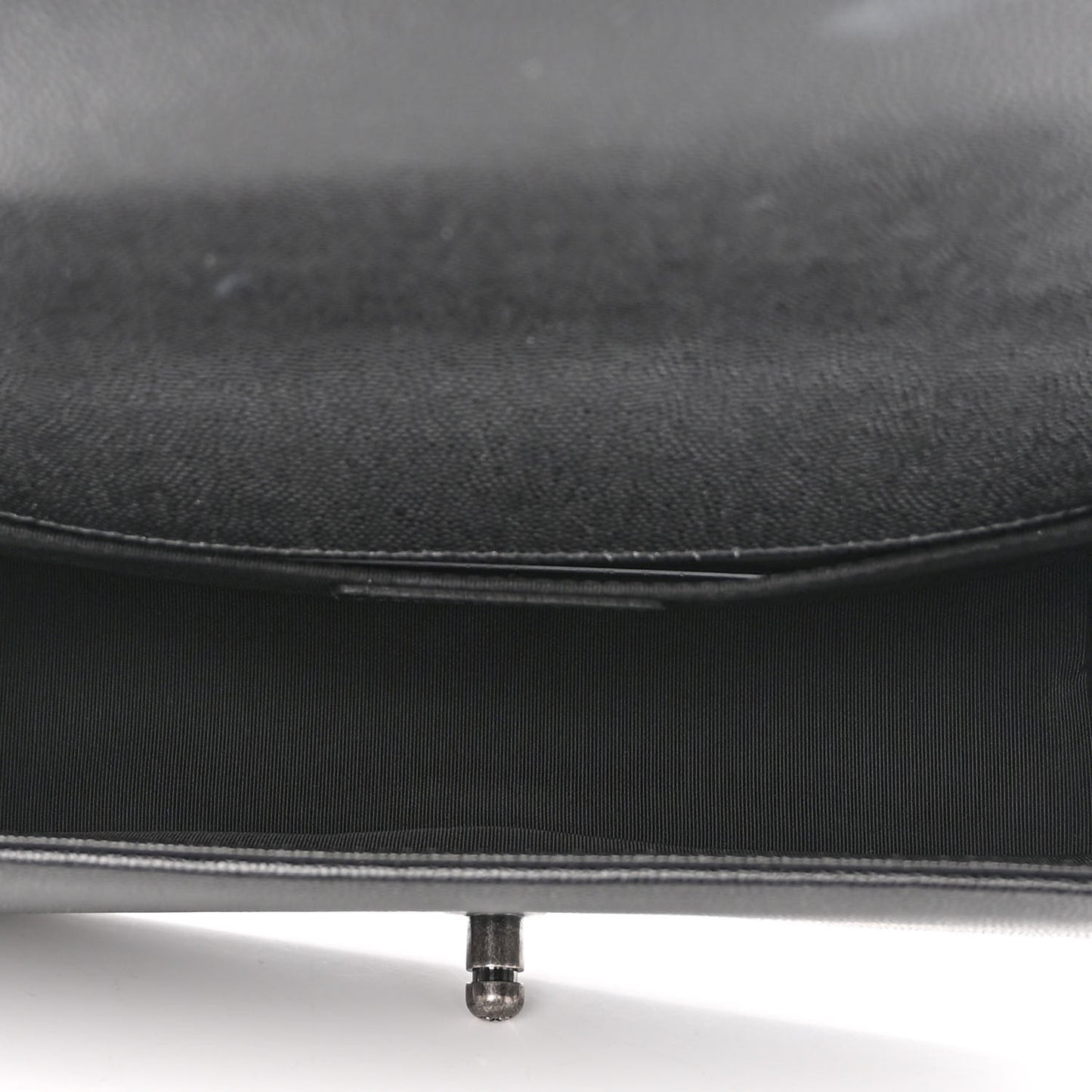 Caviar Quilted Medium Boy Flap Black