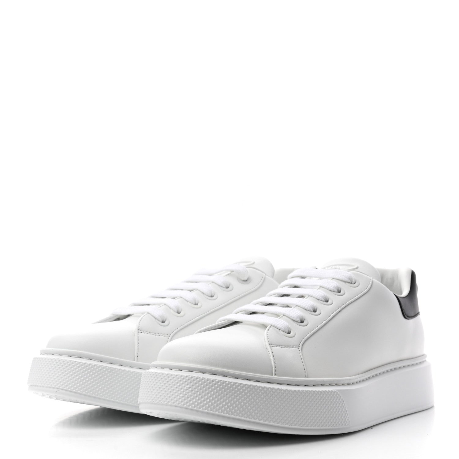 Prada Vitello Soft Rubber Triangle Logo Mens Low Top 40mm Sneakers 9.5 White Black 3 of 9