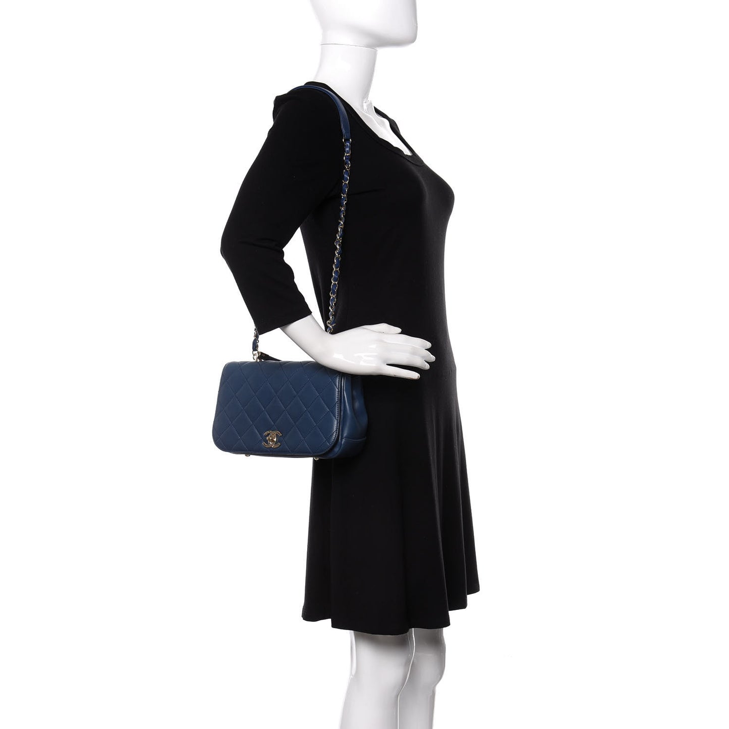 Lambskin Small Carry Chic Flap Blue
