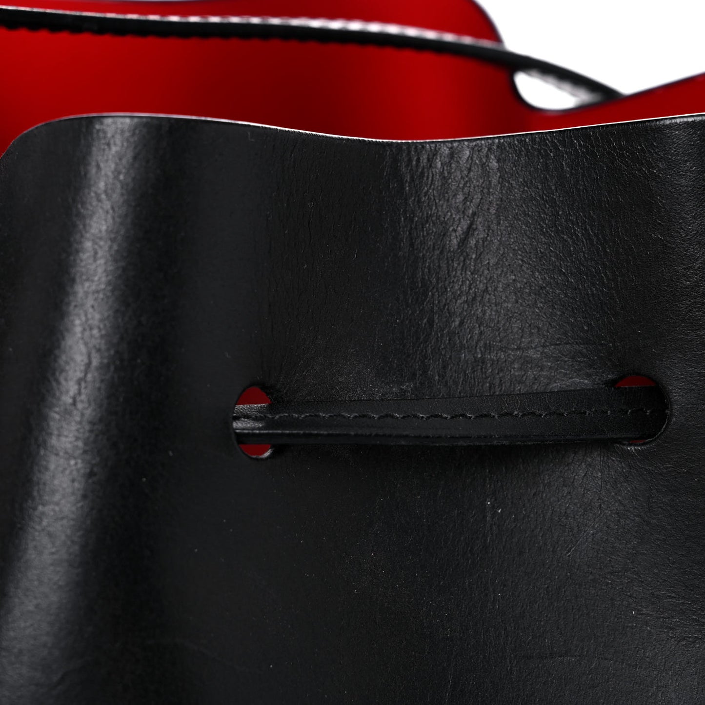 Vegetable Tanned Calfskin Bucket Bag Black Flamma
