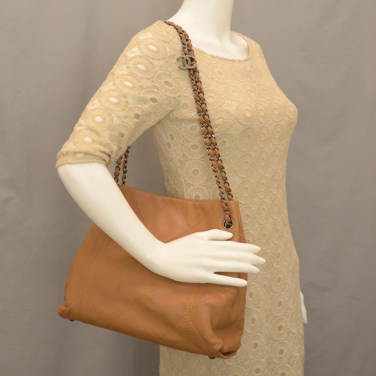Lambskin Soft Touch Shoulder Bag Camel