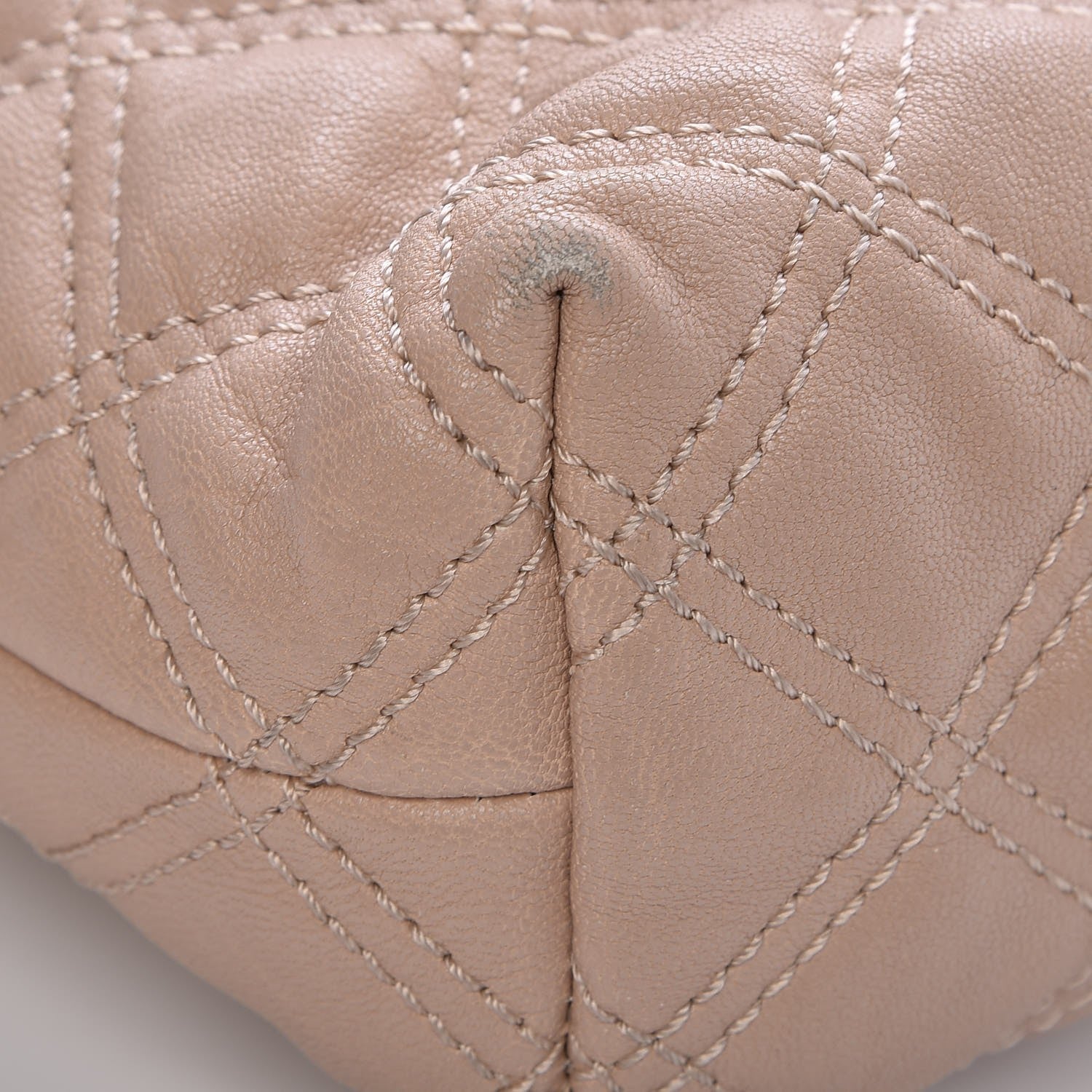 Marc Jacobs Lambskin Quilted The XL Single Flap Beige 11 of 17