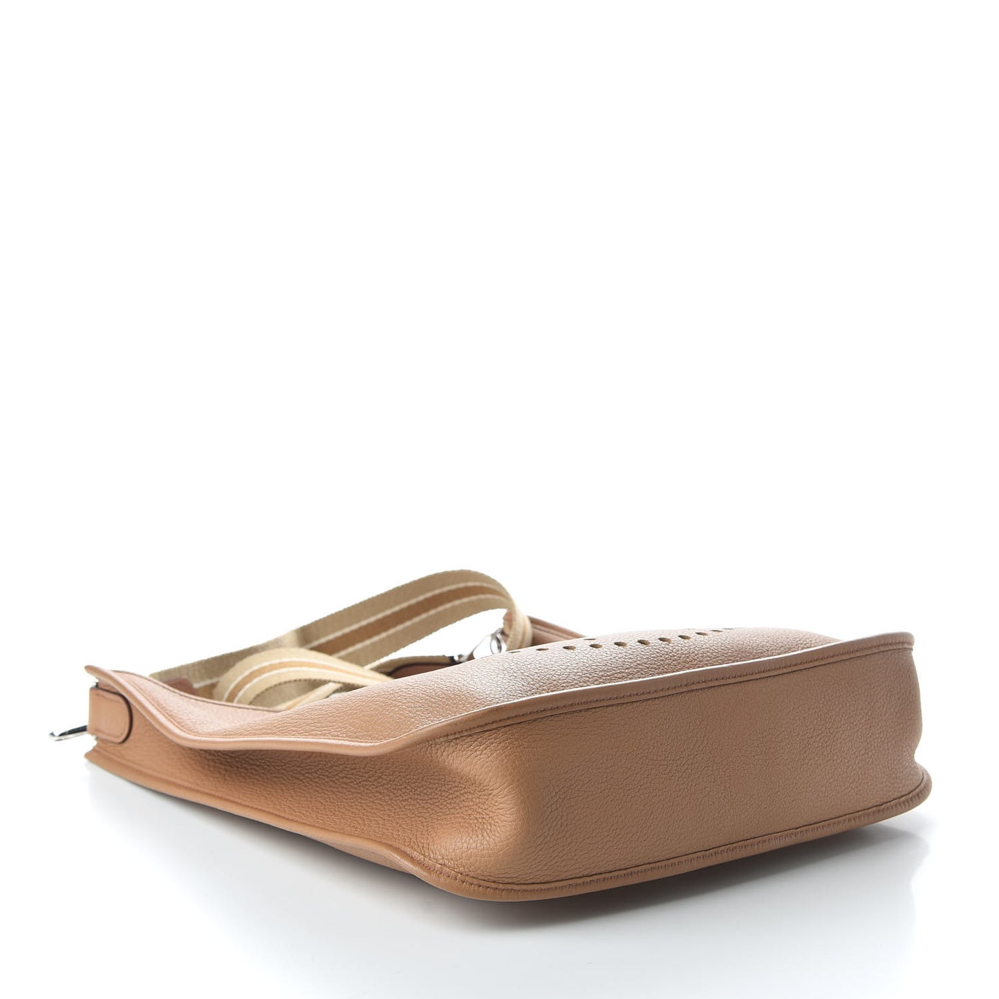 Togo Evelyne GM Tabac Camel