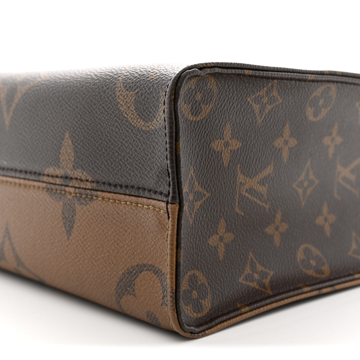 Louis Vuitton Reverse Monogram Giant Onthego PM 9 of 15