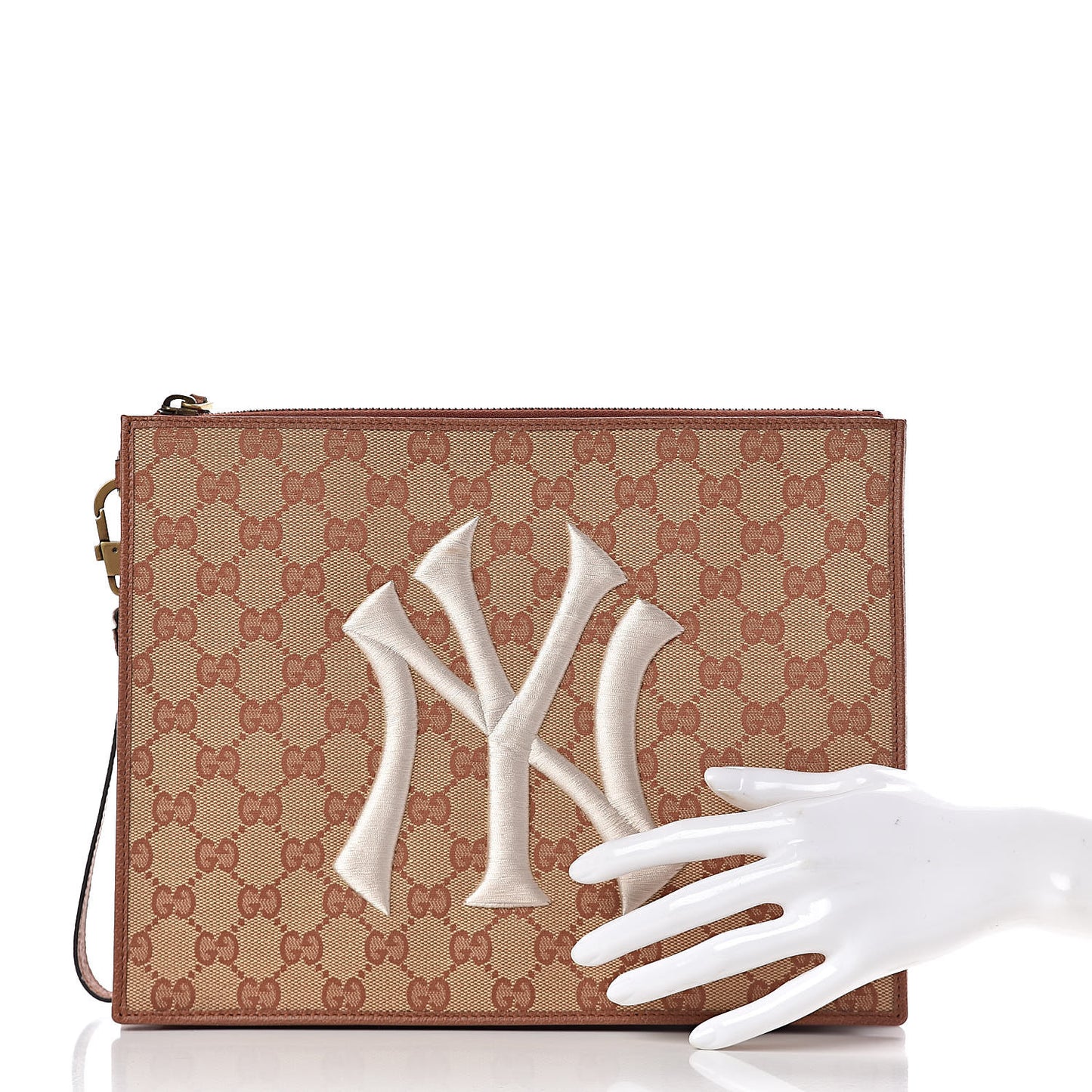 X MLB GG Monogram NY Yankees Zip Wristlet Pouch Beige Ruggine Ivory