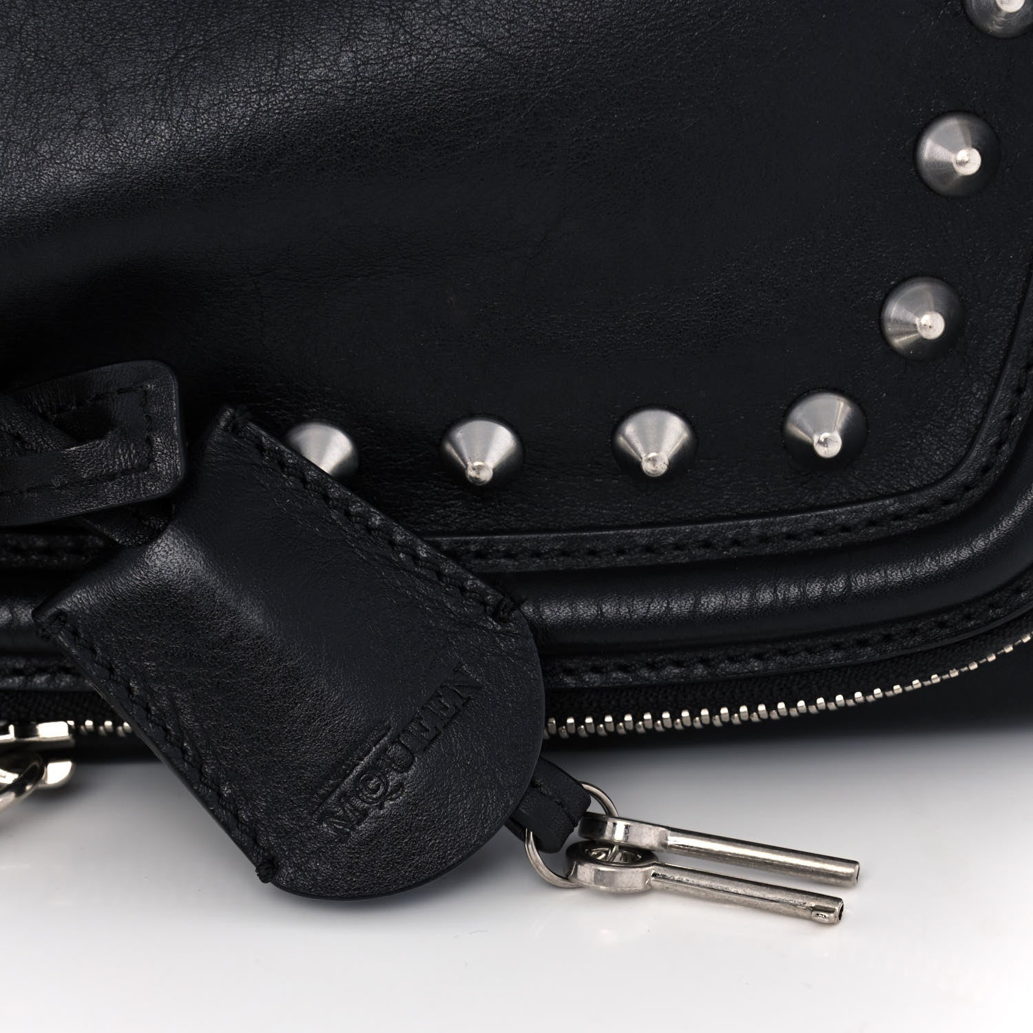 Alexander McQueen Grainy Calfskin Studded Padlock Skull Clutch Black 9 of 14