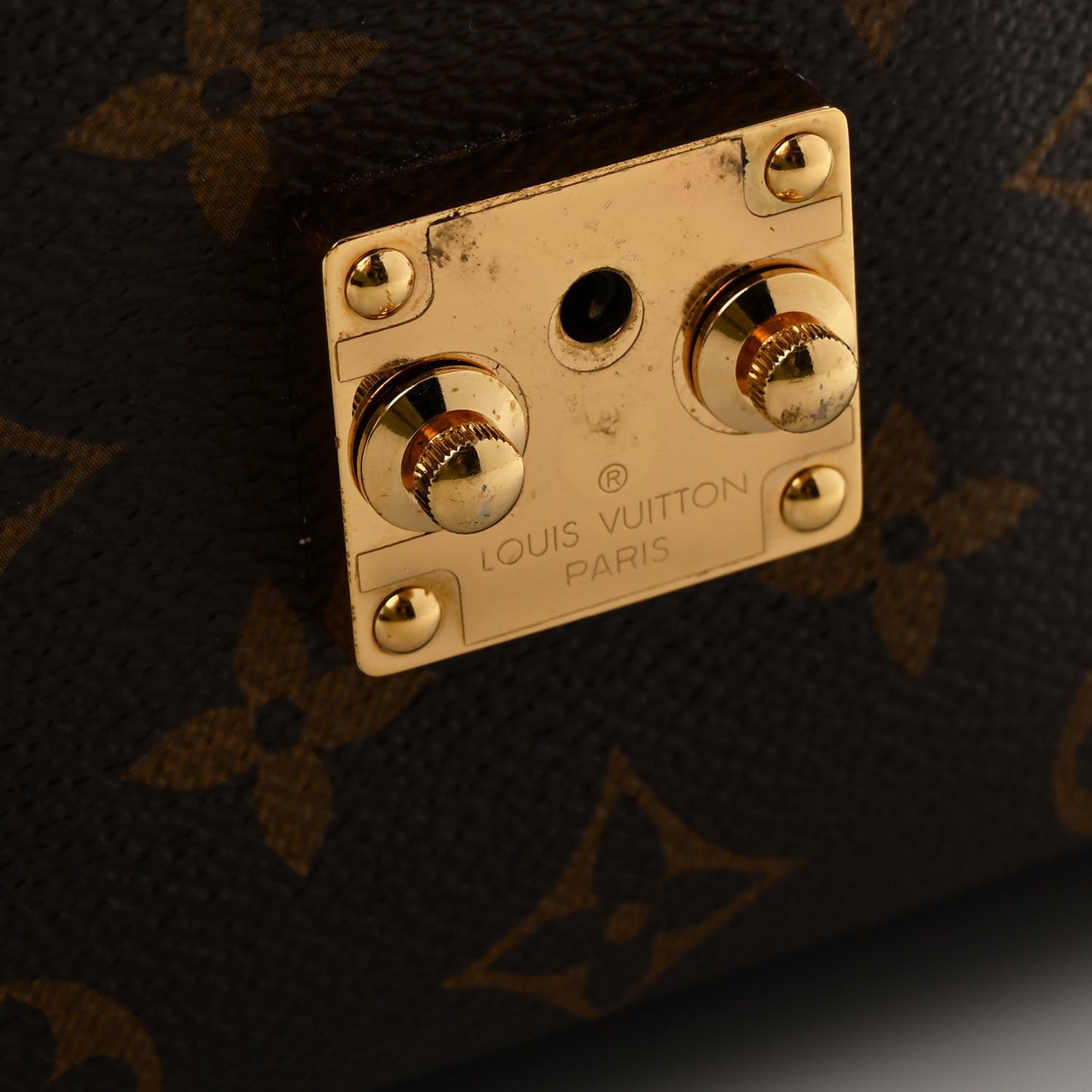 Monogram Pochette Metis