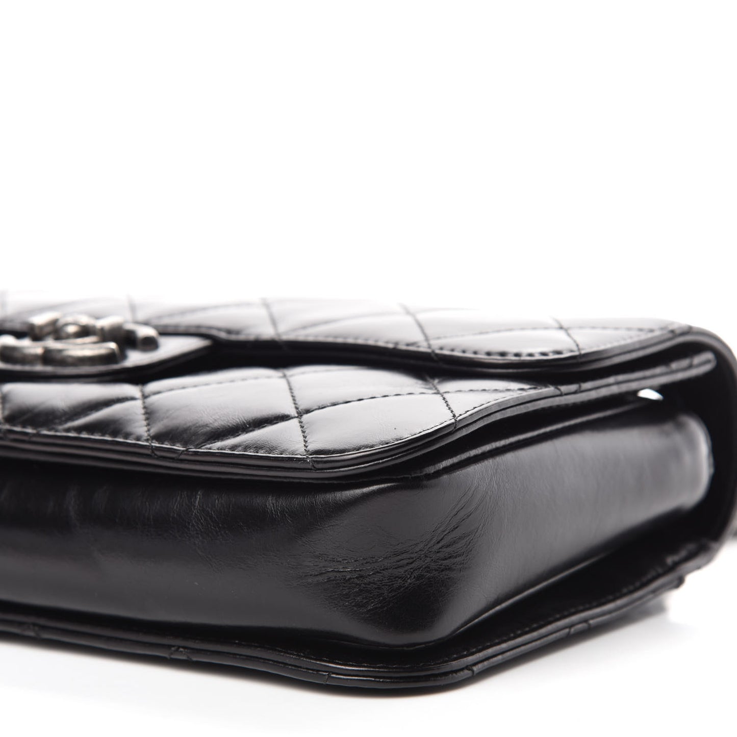 Glazed Calfskin Quilted Medium Perfect Edge Flap Black