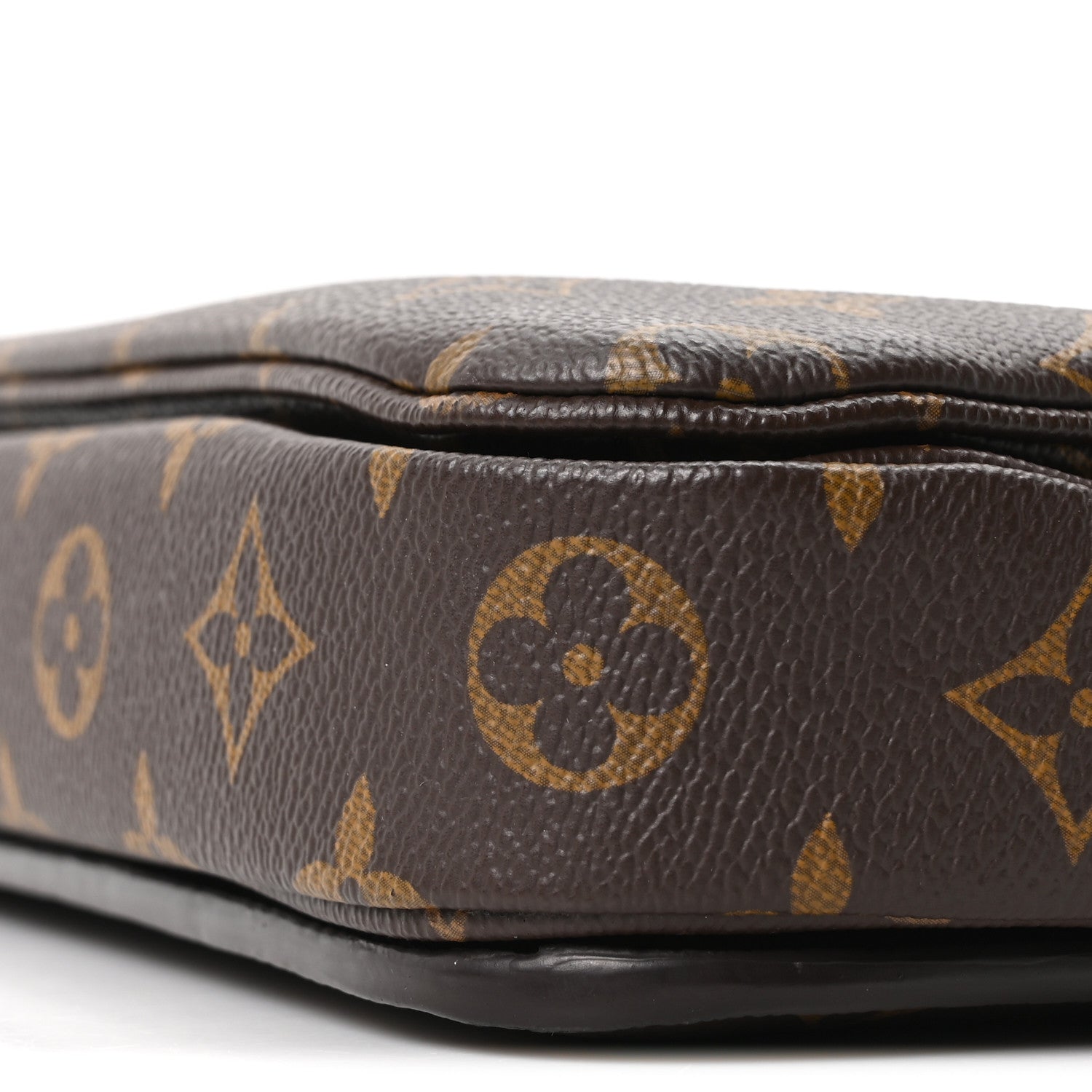 Louis Vuitton Monogram Pochette Metis 9 of 9