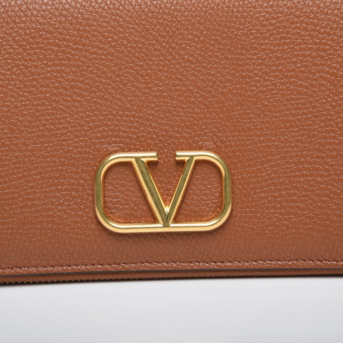 Grained Calfskin Vlogo Zip Around Wallet Saddle Brown