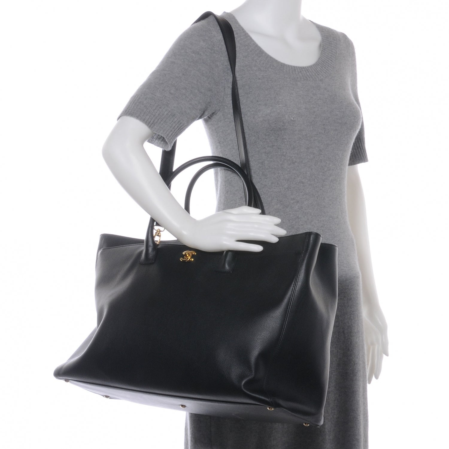Chanel Calfskin XL Cerf Tote Black 2 of 7