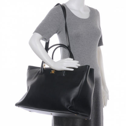 Chanel Calfskin XL Cerf Tote Black 2 of 7