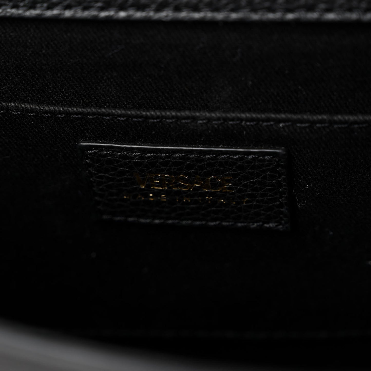 Grainy Calfskin Virtus Chain Crossbody Black