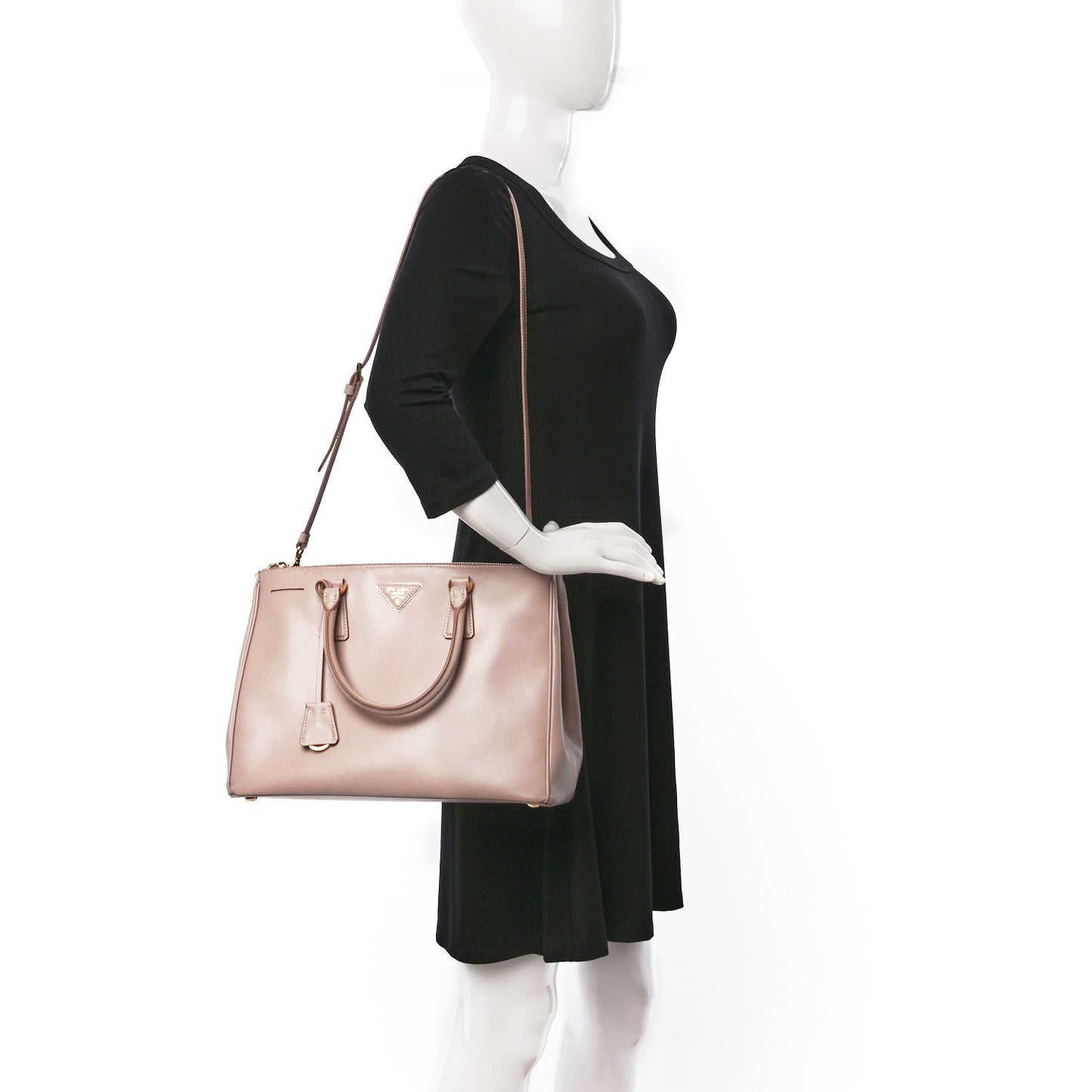 Saffiano Medium Galleria Double Zip Tote Cammeo