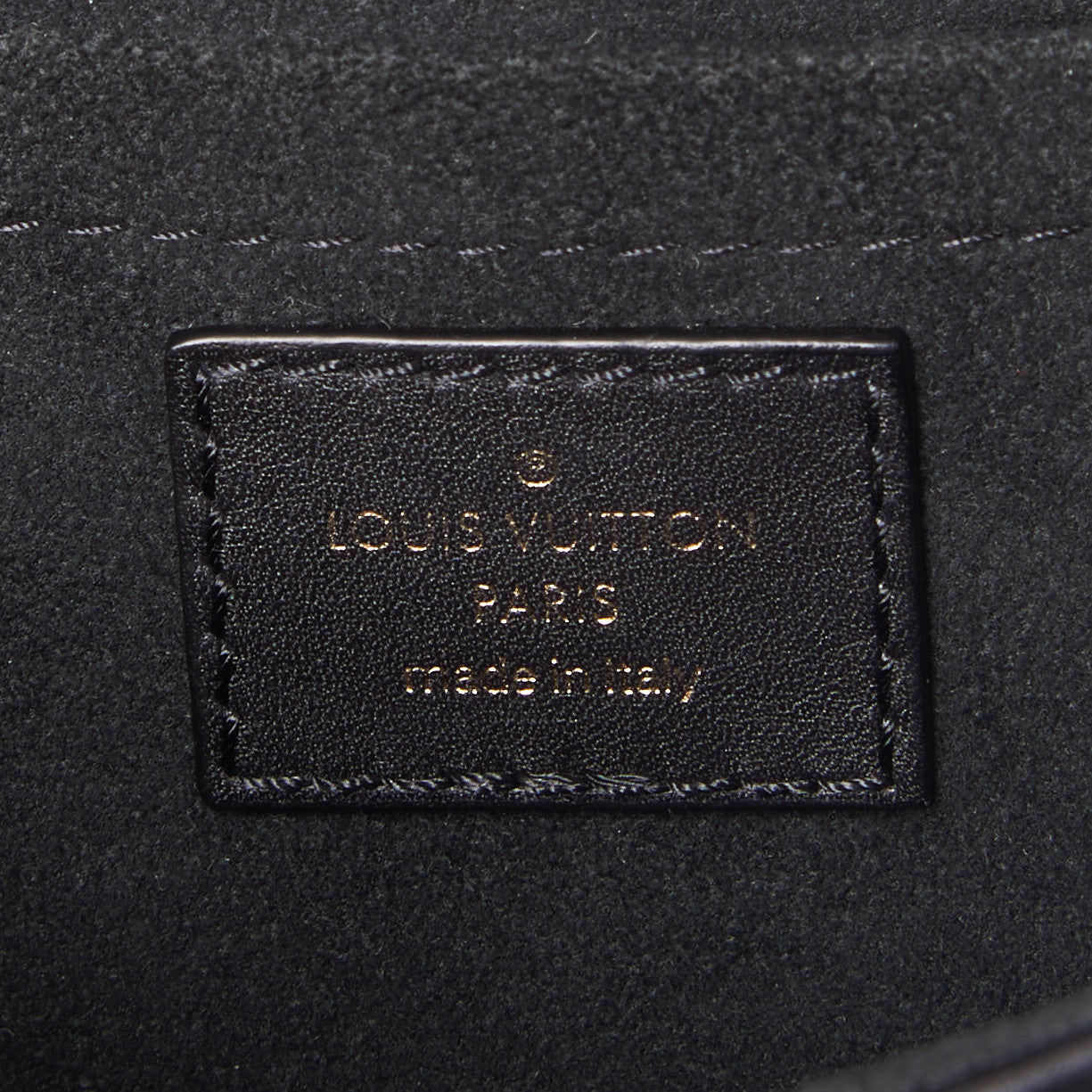 Calfskin Embroidered New Wave Chain MM Black