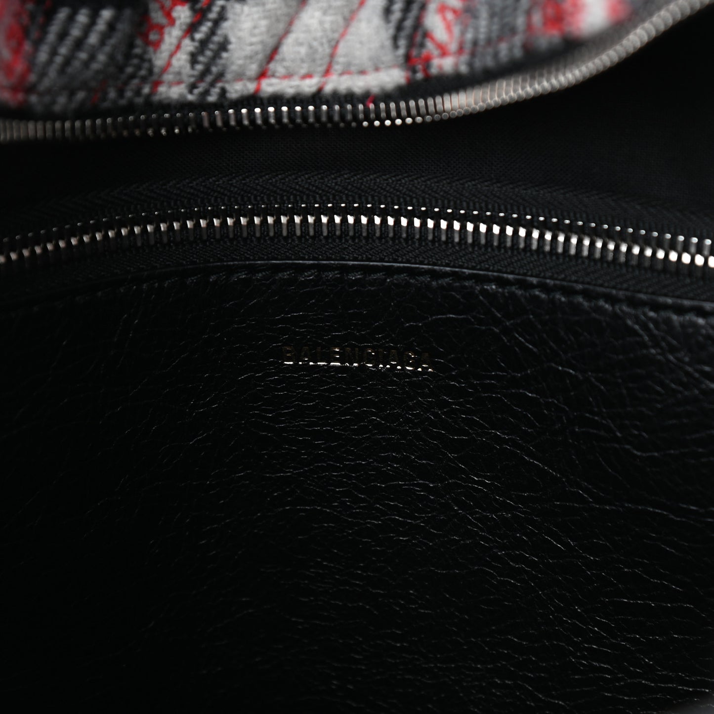 Wool Cuir Arena Plaid Diagonal Allover Logo Matelasse S Bazar Shopper Tote Black White Red