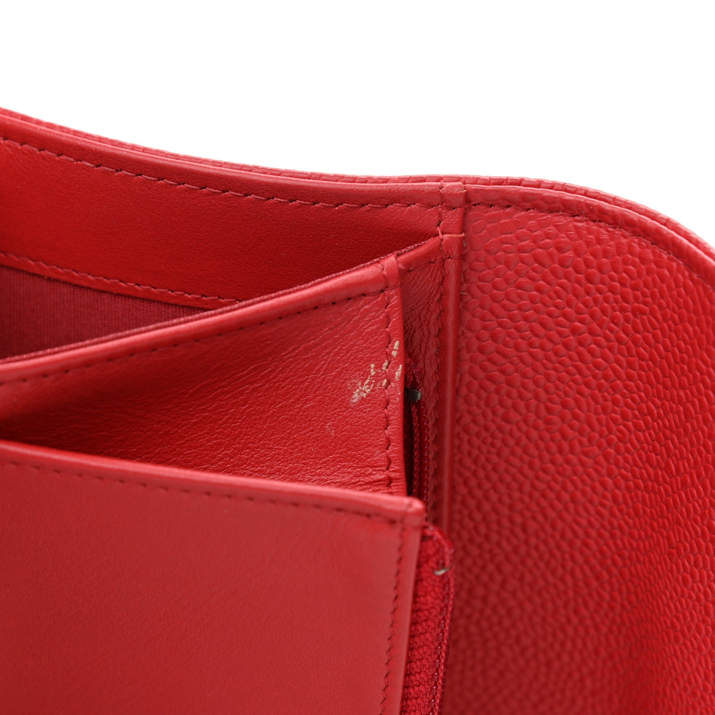 Caviar Quilted Medium Boy Flap Wallet Red