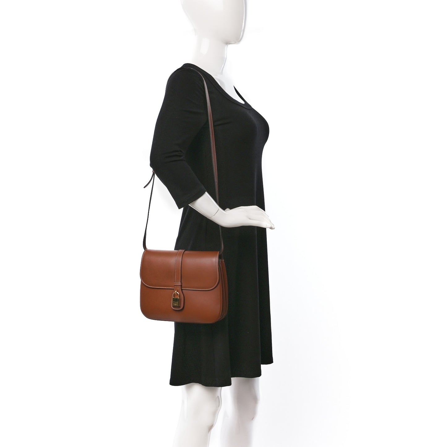 Smooth Calfskin Medium Tabou Tan