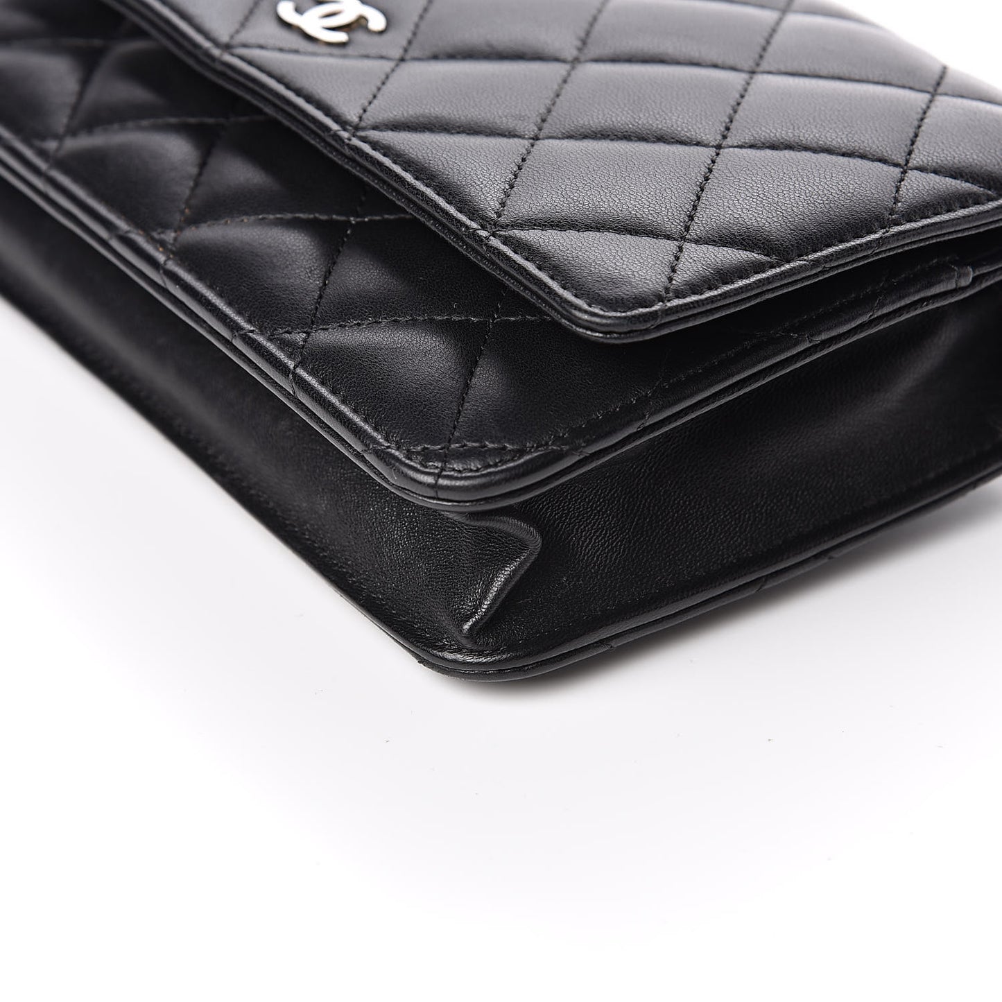 Lambskin Quilted Wallet On Chain WOC Black