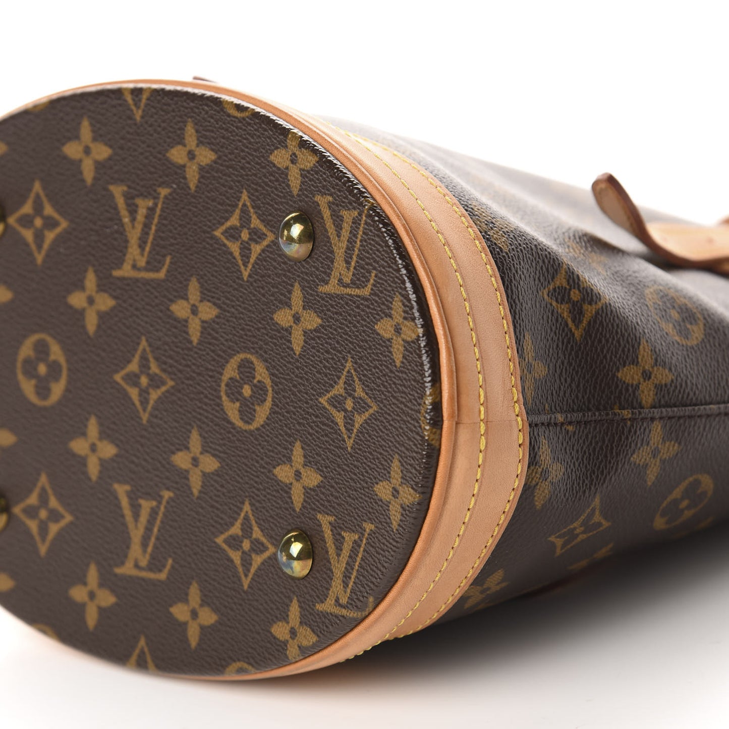 Monogram Petit Bucket 23
