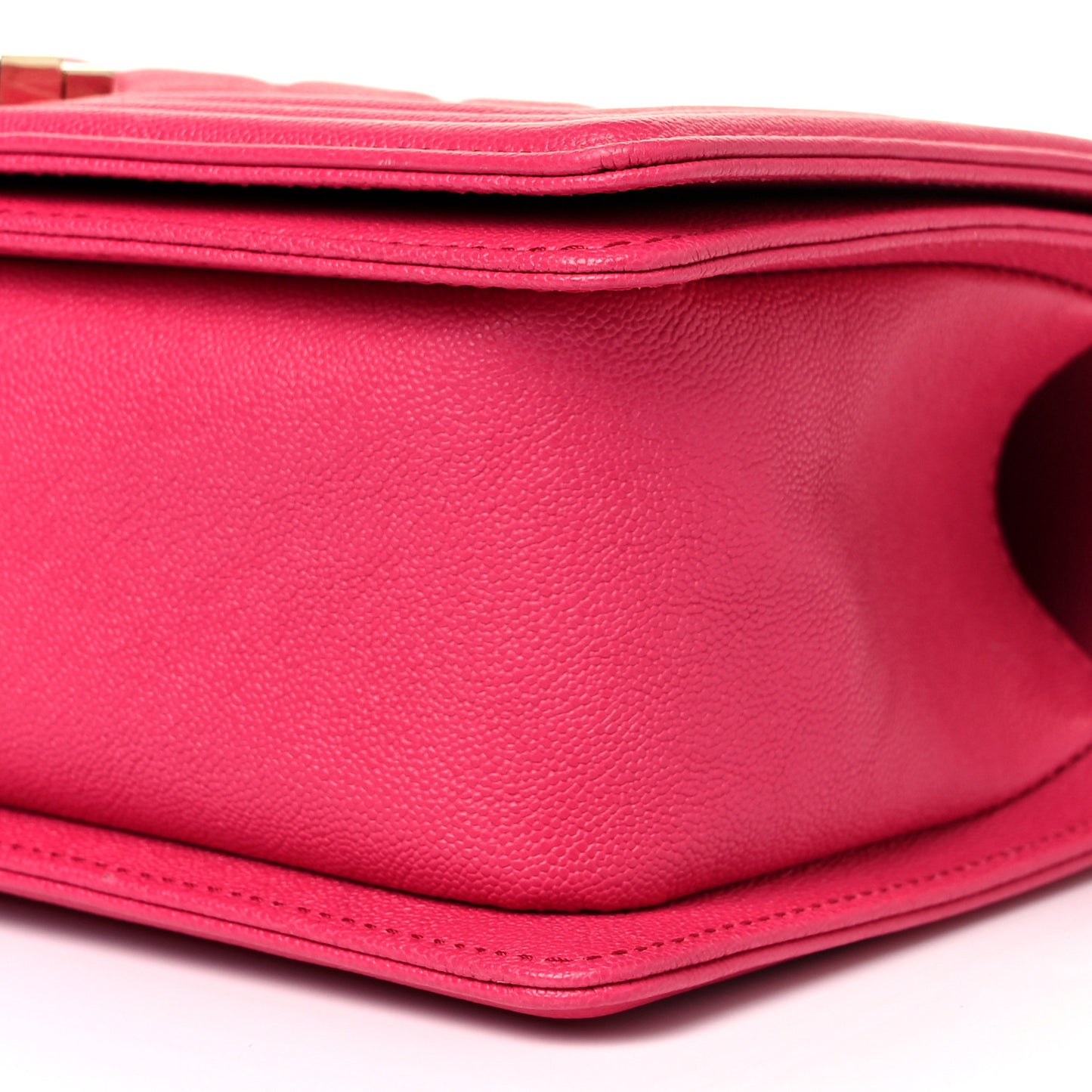 Caviar Quilted Medium Boy Flap Fuchsia