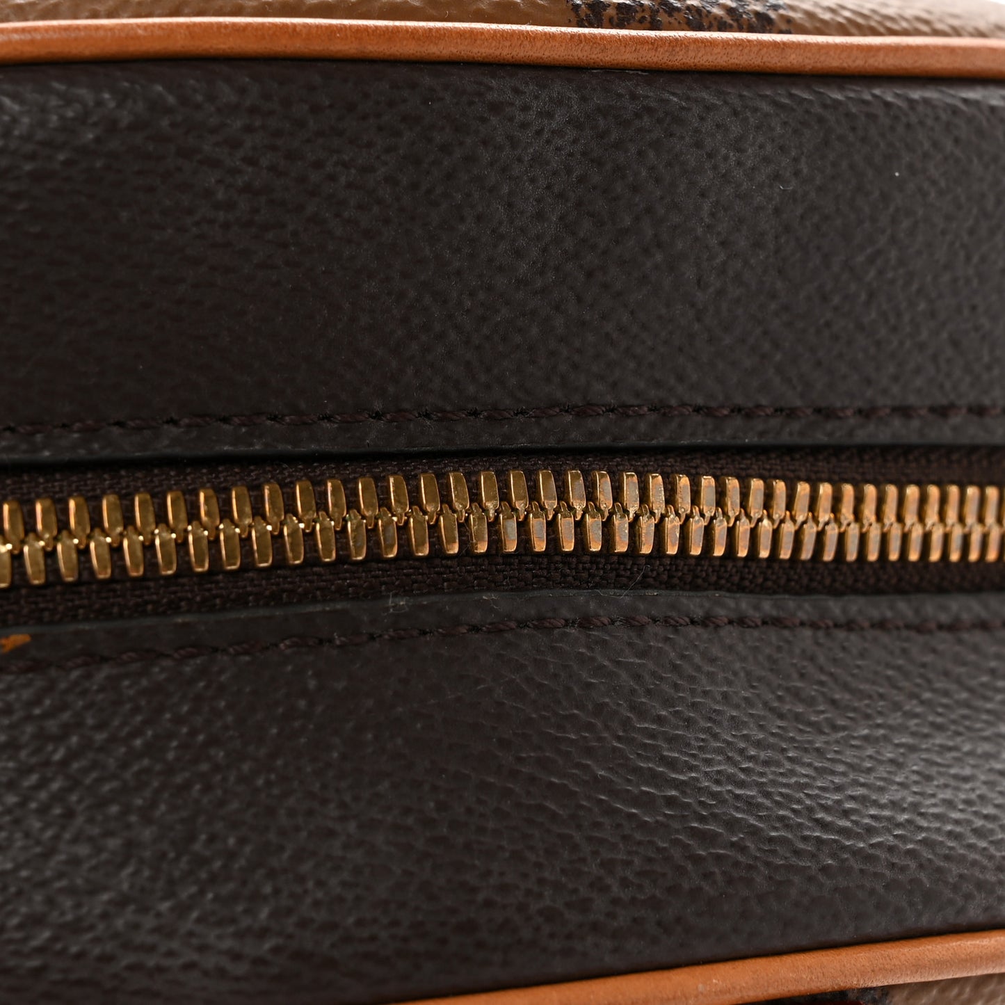 Reverse Monogram Giant Boite Chapeau Souple